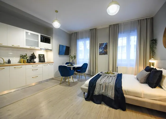 Urban Adventure For Two * Bükreş
