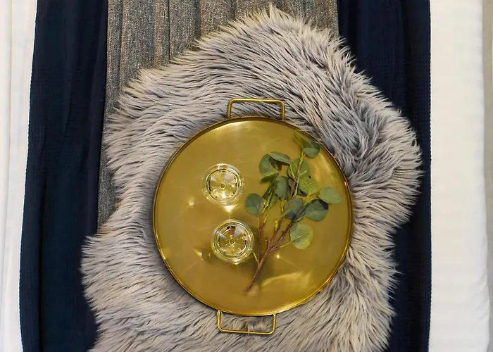 Апартаменти Urban Adventure For Two *