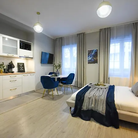 Urban Adventure For Two * Bucureşti
